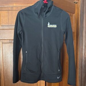 Nike Black Full-Zip Women's Jacket with Subtle Logo